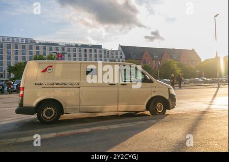 Germania , Berlino , 09.09.2024 , un veicolo blindato della società di sicurezza SIBA Foto Stock