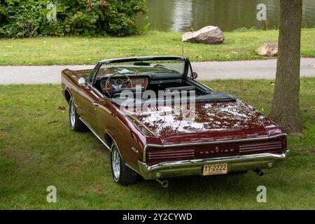 FRANKENMUTH, mi/USA - 6 SETTEMBRE 2024: Una Pontiac GTO del 1966, Frankenmuth Auto Fest, Heritage Park. Foto Stock