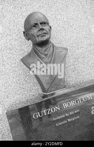 Foto di scorta del busto di Gutzon Borglum, scultore del Monte Rushmore al National Memorial, South Dakota, Stati Uniti. Il busto fu scolpito da suo figlio. Foto Stock