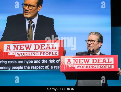 Brighton, Regno Unito. 10 settembre 2024. Sir Keir Starmer, primo ministro del Regno Unito, parla alla conferenza annuale del Trades Union Congress (TUC) presso il Brighton Centre di Brighton. E' la prima volta che un primo ministro del partito laburista interviene alla Conferenza TUC da 15 anni. Crediti: Imageplotter/Alamy Live News Foto Stock