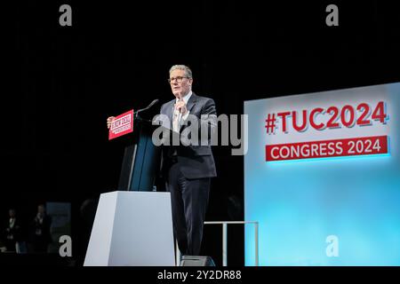 Brighton, Regno Unito. 10 settembre 2024. Sir Keir Starmer, primo ministro del Regno Unito, parla alla conferenza annuale del Trades Union Congress (TUC) presso il Brighton Centre di Brighton. E' la prima volta che un primo ministro del partito laburista interviene alla Conferenza TUC da 15 anni. Crediti: Imageplotter/Alamy Live News Foto Stock