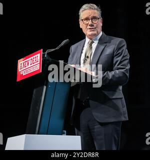 Brighton, Regno Unito. 10 settembre 2024. Sir Keir Starmer, primo ministro del Regno Unito, parla alla conferenza annuale del Trades Union Congress (TUC) presso il Brighton Centre di Brighton. E' la prima volta che un primo ministro del partito laburista interviene alla Conferenza TUC da 15 anni. Crediti: Imageplotter/Alamy Live News Foto Stock