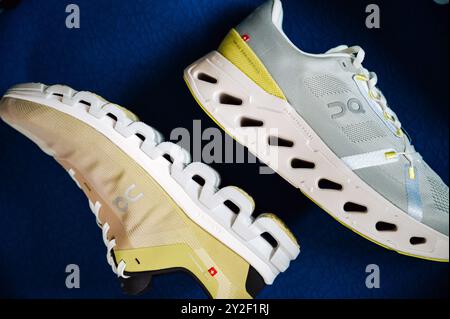 BERNA, SVIZZERA, 10 SETTEMBRE 2024: Dettagli sulle Marathon Super Shoes di Running. Ammortizzazione high-tech per gare e corse quotidiane Foto Stock