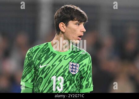 Il portiere James Beadle (13 |Inghilterra) guarda durante l'amichevole internazionale tra Inghilterra Under 21 e Austria Under 21 a Kenilworth Road, Luton, lunedì 9 settembre 2024. (Foto: Kevin Hodgson | mi News) crediti: MI News & Sport /Alamy Live News Foto Stock