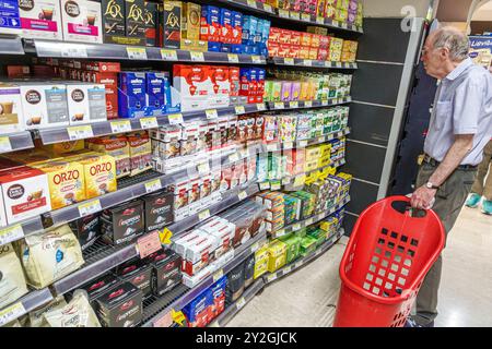 Roma, via del Pozzetto, Tigre Supermercado, supermercato, negozio di alimentari, scaffali, vendita di cibo, interni, negozi per anziani, look selecti Foto Stock