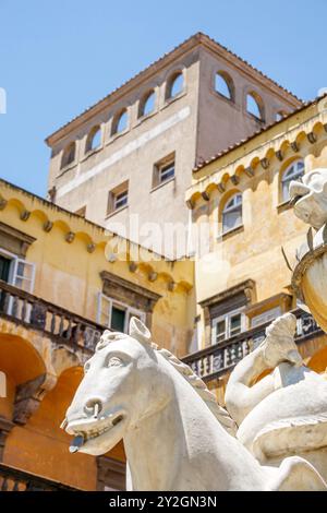 Napoli, via San Gregorio Armeno, Chiostro di San Gregorio Armeno, museo della chiesa cattolica, santuario del monastero del chiostro armeno, stile barocco Foto Stock