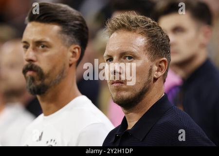 AMSTERDAM - (l-r) assistente allenatore della Germania Sandro Wagner, allenatore della Germania Julian Nagelsmann durante la partita di UEFA Nations League tra Paesi Bassi e Germania alla Johan Cruyff Arena il 10 settembre 2024 ad Amsterdam, Paesi Bassi. ANP MAURICE VAN STEEN Foto Stock