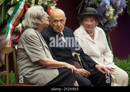 Roma, Italia. 24 giugno 2017. Foto Roberto Monaldo/LaPresse24-06-2017 Roma politica camera dei deputati - camera ardente di Stefano Rodotà nella foto Giorgio e Clio Napolitano, Carla Rodotà Photo Roberto Monaldo/LaPresse 24-06-2017 Roma (Italia) camera dei deputati - Sefano Rodotà camera di sepoltura nella foto Giorgio e Clio Napolitano, Carla Rodotà crediti: LaPresse/Alamy Live News Foto Stock