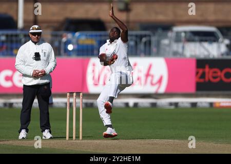 Il bowling Anderson Phillip del Lancashire durante la partita del Vitality County Championship tra il Durham Cricket e il Lancashire al Seat Unique Riverside, Chester le Street, martedì 10 settembre 2024. (Foto: Mark Fletcher | mi News) crediti: MI News & Sport /Alamy Live News Foto Stock