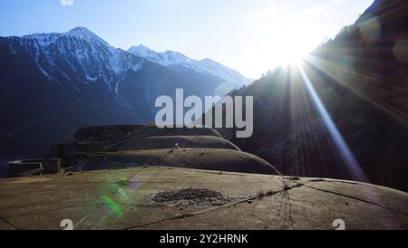 Le Fort du Replaton a Modane: Fortezza abbandonata nelle Alpi svizzere Foto Stock