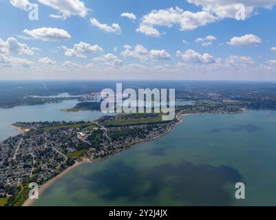 Vista aerea di Houghs Neck e Nut Island tra il fiume Weymouth Fore e Quincy Bay nella città di Quincy, Massachusetts ma, Stati Uniti. Foto Stock