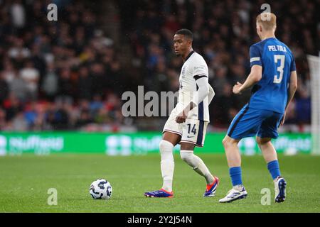 LONDRA, Regno Unito - 10 settembre 2024: L'Inghilterra Ezri Konsa in azione durante la partita di UEFA Nations League tra Inghilterra e Finlandia allo stadio di Wembley (credito: Craig Mercer/ Alamy Live News) Foto Stock