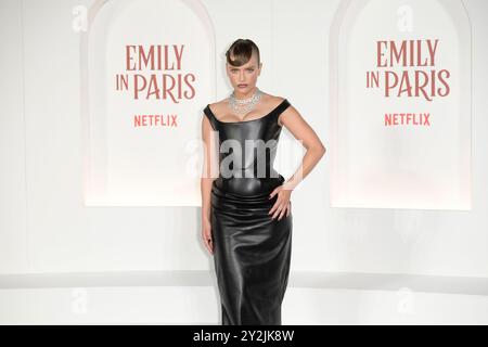 Roma, Italia. 10 settembre 2024. Camille Razat partecipa al Red carpet della serie tv netflix "Emily in Paris 4" allo Space Cinema moderno. (Foto di /Sipa USA) credito: SIPA USA/Alamy Live News Foto Stock