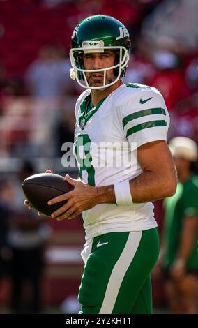 09 settembre 2024 Santa Clara CALIFORNIA quarterback degli Stati Uniti d'America Aaron Rodgers(8) durante i warm up della squadra prima della partita NFL Monday Night Football tra i New York Jets e i San Francisco 49ers al Levi Stadium di San Francisco California. Thurman James/CSM Foto Stock