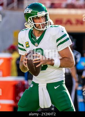 09 settembre 2024 Santa Clara CALIFORNIA quarterback degli Stati Uniti d'America Aaron Rodgers(8) durante i warm up della squadra prima della partita NFL Monday Night Football tra i New York Jets e i San Francisco 49ers al Levi Stadium di San Francisco California. Thurman James/CSM Foto Stock