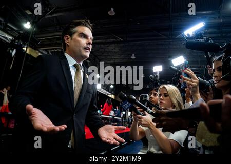 Philadelphia, Stati Uniti. 10 settembre 2024. Matt Gaetz, R-WI, parla ai giornalisti nella sala spinning a seguito del dibattito presidenziale ABC tra la candidata presidenziale democratica e il vicepresidente Kamala Harris e la candidata presidenziale repubblicana, l'ex presidente degli Stati Uniti Donald Trump al Pennsylvania Convention Center di Philadelphia, Pennsylvania, martedì 10 settembre 2024. Trump e Harris si incontreranno per il loro primo, e potenzialmente solo, dibattito in uno stato di battaglia meno di due mesi prima del giorno delle elezioni. Foto di Bonnie Cash/UPI credito: UPI/Alamy Live News Foto Stock