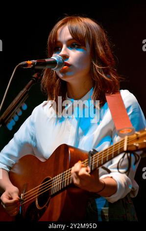 Gabrielle Aplin, V2013, Hylands Park, Chelmsford, Essex, Regno Unito - 17 agosto 2013 Foto Stock