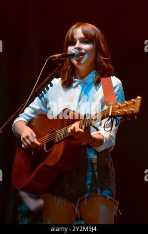 Gabrielle Aplin, V2013, Hylands Park, Chelmsford, Essex, Regno Unito - 17 agosto 2013 Foto Stock