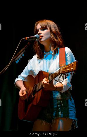 Gabrielle Aplin, V2013, Hylands Park, Chelmsford, Essex, Regno Unito - 17 agosto 2013 Foto Stock