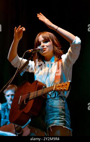 Gabrielle Aplin, V2013, Hylands Park, Chelmsford, Essex, Regno Unito - 17 agosto 2013 Foto Stock