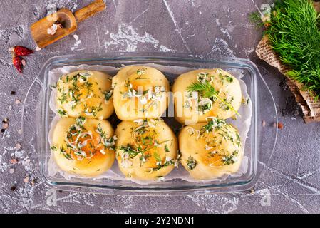 pane all'aglio ripieno di formaggio Foto Stock