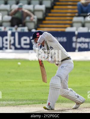 Worcester, Regno Unito l'11 settembre 2024 al Worcestershire County Cricket Club, New Road, Worcester nella foto è #30, ed Barnard del Warwickshire in azione con la mazza durante il Vitality County Championship match 2024 tra Worcestershire CCC e Warwickshire CCC immagine è solo per uso editoriale - credito a Stu Leggett tramite Alamy Live News Foto Stock