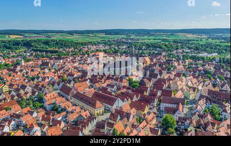 Vista aerea di Nördlingen nel Geopark Ries nella Svevia settentrionale Foto Stock
