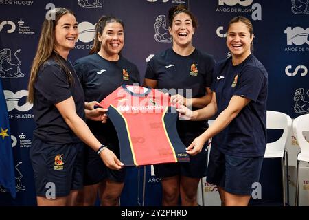 Madrid, Spagna. 11 settembre 2024. Conferenza stampa della nazionale spagnola di rugby femminile XV. L to R i capitani del team: Alba Vinuesa, Laura Delgado, Lourdes Alameda e Cristina Blanco. Conferenza stampa della nazionale spagnola di rugby a 15 femminile "Las Leonas", prima di affrontare la qualificazione per la Coppa del mondo Inghilterra 2025 che si terrà a Dubai alla fine di settembre. Crediti: EnriquePSans/Alamy Live News Foto Stock