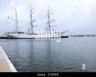 Storica nave a vela Gorch Fock i a Stralsund Harbor Foto Stock