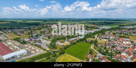 Vista della regione intorno a Buttenwiesen an der Zusam nel distretto svevo di Dillingen Foto Stock