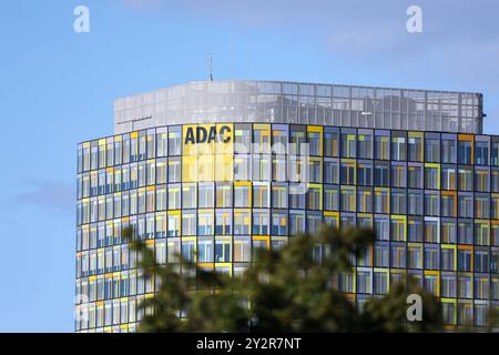 Zentrale des Unternehmens ADAC AM 10.09.2024 a München. Der Allgemeine Deutsche Automobil-Club e. V., kurz ADAC, ist der größte Verkehrsclub Europas mit Sitz a München. *** Sede della società ADAC il 10 09 2024 a Monaco di Baviera l'Allgemeine Deutsche Automobil Club e V, in breve ADAC, è il più grande club di traffico in Europa con sede a Monaco xMSx Foto Stock