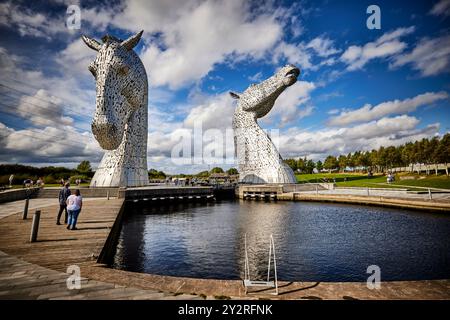 I Kelpies sono stati progettati dallo scultore Andy Scott a Falkirk Foto Stock