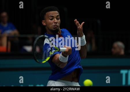 Arthur Fils di Francia in azione contro Thanasi Kokkinakis di Australia durante la Coppa Davis 2024, gruppo B, partita di tennis giocata tra Francia e Australia al Fuente de San Luis il 10 settembre 2024 a Valencia, Spagna. Foto Alvaro Diaz / SpainDPPI / DPPI Foto Stock