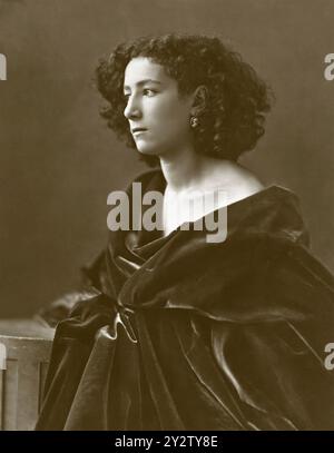 SARAH BERNHARDT (1844-1923) attrice teatrale francese nel 1864. Foto: Nadar Foto Stock