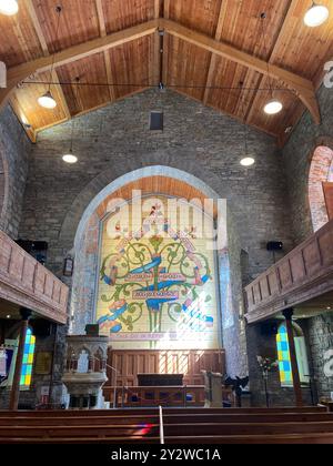 Drumcliffe, Contea di Sligo, IRE. 30 agosto 2024. 20240830 - Vista interna di fronte all'area alterna della chiesa di San Columba a Drumcliffe, Contea di Sligo, Irlanda. (Immagine di credito: © Chuck Myers/ZUMA Press Wire) SOLO PER USO EDITORIALE! Non per USO commerciale! Foto Stock