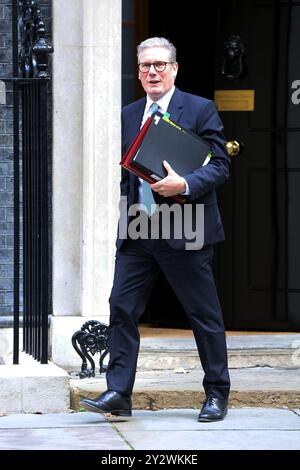 Londra, Regno Unito. 11 settembre 2024. LONDRA, INGHILTERRA - 11 SETTEMBRE: Il primo ministro britannico Keir Starmer lascia il 10 Downing Street per partecipare alle domande del primo ministro alla camera dei comuni l'11 settembre 2024 a Londra. CAP/GOL © GOL/Capital Pictures credito: Capital Pictures/Alamy Live News Foto Stock