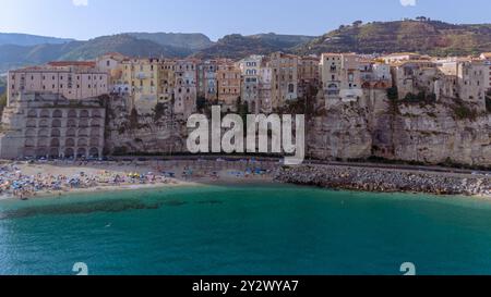 Vista panoramica della colorata città di Tropea in Calabria, Italia Foto Stock