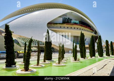 L'emisfero e il museo della scienza nella città delle arti e delle scienze a Valencia in Spagna. Il complesso della città delle Arti e delle Scienze di Valencia Foto Stock