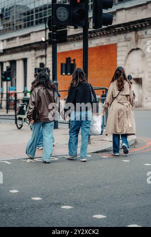 Girato il 30 settembre 2023 per le strade di Londra, Inghilterra. Foto Stock