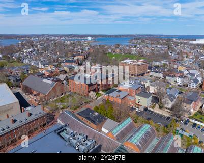 Vista aerea del centro storico di Salem, tra cui Daland House, Armory Building e Hawthorne Hotel nel centro di Salem, Essex County, Massachusetts M Foto Stock