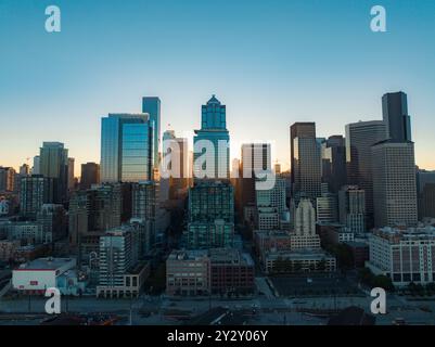 Golden Hour Glow catturato da Drone Foto Stock