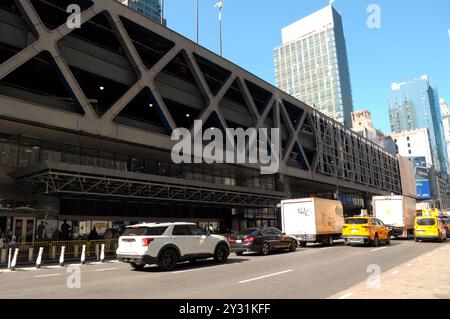 New York, Stati Uniti. 10 settembre 2024. Il terminal degli autobus di Port Authority si trova a Manhattan, New York. (Foto di Jimin Kim/SOPA Images/Sipa USA) credito: SIPA USA/Alamy Live News Foto Stock