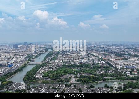 Suzhou, Cina. 10 settembre 2024. Fotografia aerea dell'area panoramica Panmen a Suzhou, provincia di Jiangsu, 10 settembre 2024. Credito: Yang Bo/China News Service/Alamy Live News Foto Stock