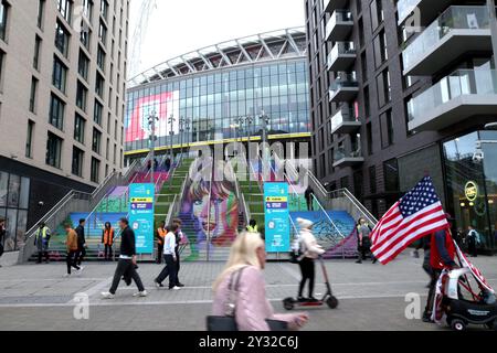 Londra, Regno Unito. 10 settembre 2024. La "Swifty Steps" allo stadio di Wembley, come la scalinata di Piazza di Spagna, è stata dipinta con un'immagine di Taylor Swift. Taylor Swift, Wembley Stadium, Londra, Regno Unito il 10 settembre 2024. Crediti: Paul Marriott/Alamy Live News Foto Stock