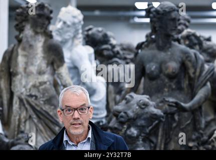 Potsdam, Germania. 11 settembre 2024. Martin Vogtherr, Direttore generale della Fondazione prussiana Palaces and Gardens, all'apertura del deposito di sculture del SPSG. Crediti: Jens Kalaene/dpa/Alamy Live News Foto Stock