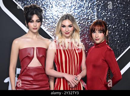 New York, Stati Uniti. 11 settembre 2024. Alejandra Villarreal Vlez, Daniela Villarreal Vlez e Paulina Villarreal Vlez dell'avvertimento che arriva agli MTV Video Music Awards 2024, UBS Arena. Crediti: Doug Peters/EMPICS/Alamy Live News Foto Stock