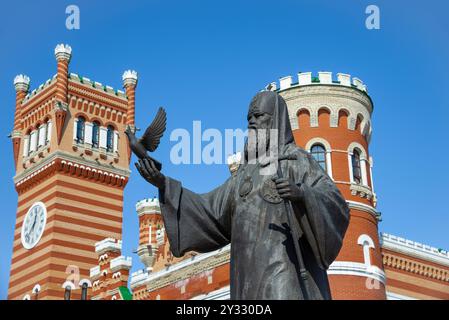 YOSHKAR-OLA, RUSSIA - 31 AGOSTO 2024: Monumento al patriarca Alexy II, Yoshkar-Ola. Repubblica di Mari El Foto Stock