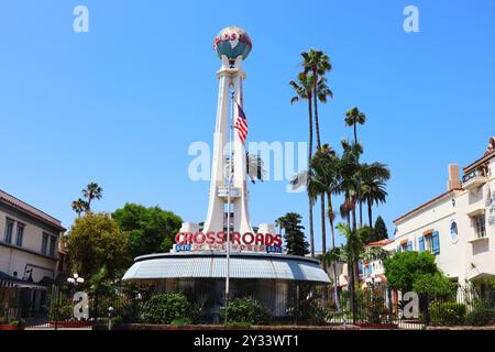 Crossroads of the World, costruito nel 1936 è uno storico monumento di Hollywood situato al 6671 di Sunset Blvd, Los Angeles Foto Stock