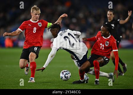 LUTON, INGHILTERRA - SETTEMBRE 09: Jamie Bynoe-Gittens d'Inghilterra e Matthias Braunoder, Thierno ballo durante l'amichevole internazionale U21 tra Foto Stock