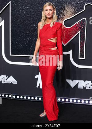 Elmont, Stati Uniti. 11 settembre 2024. ELMONT, NEW YORK, Stati Uniti d'America - 11 SETTEMBRE: Nicky Hilton Rothschild che indossa Bronx e Banco arriva agli MTV Video Music Awards 2024 che si sono tenuti alla UBS Arena l'11 settembre 2024 a Elmont, New York, Stati Uniti. (Foto di Xavier Collin/Image Press Agency) credito: Image Press Agency/Alamy Live News Foto Stock